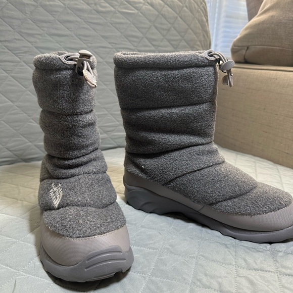 The North Face women Light Gray Insulated Boots size 9 - Picture 2 of 8